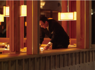 ダイニングの支配人