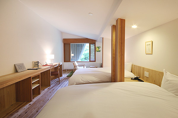 DELUXE ROOM (Room201) Popular to frequent guests, a perfect twin-room hideaway.