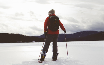 スノーシューをはいて雪の世界を体験
